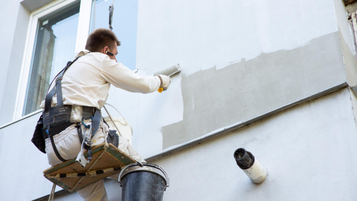 Ravalement de façade : quand faut-il rénover l’extérieur de son bâtiment ?